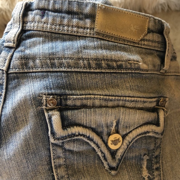 Vigoss Distressed Denim Capri - Picture 13 of 13